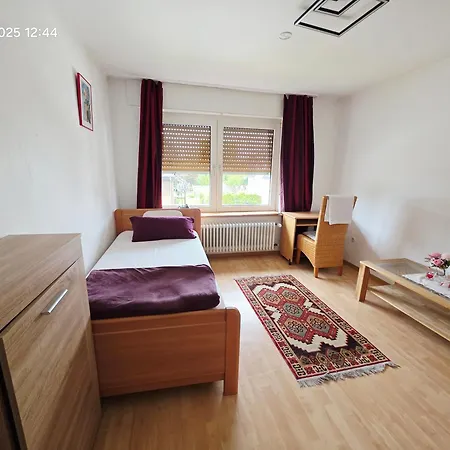 Homestay Eine Schoene In Einer Ruhigen Gegend Mit Gemeinsam Genutzte Bad Und Kuechengeraete Kleve (Dusseldorf)