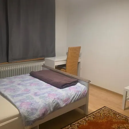 Eine Schoene In Einer Ruhigen Gegend Mit Gemeinsam Genutzte Bad Und Kuechengeraete Kleve (Dusseldorf)